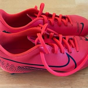 Boys Nike cleats, size 1.5